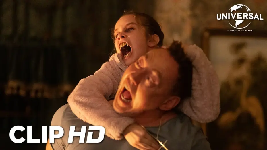 Video for the film Abigail — Clip- Abigail ataca a sus secuestradores