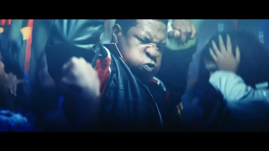 Video for the film Magazine Dreams — Clip - Killian In The Club