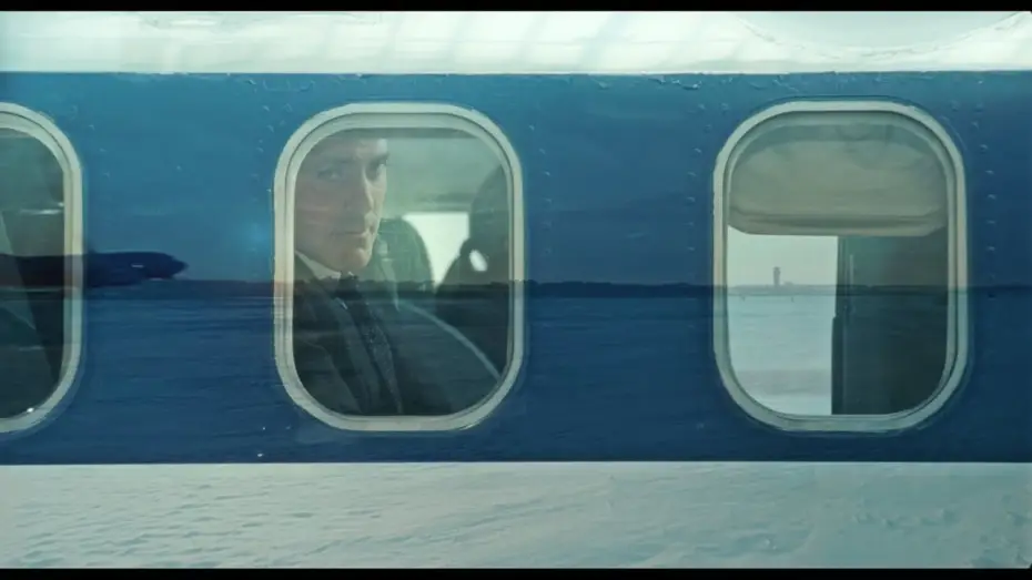 Video for the film Up in the Air — Up in the Air - Tráiler Oficial Español