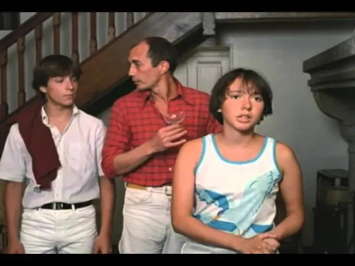 Video for the film Pauline at the Beach — Pauline At The Beach Trailer 1983