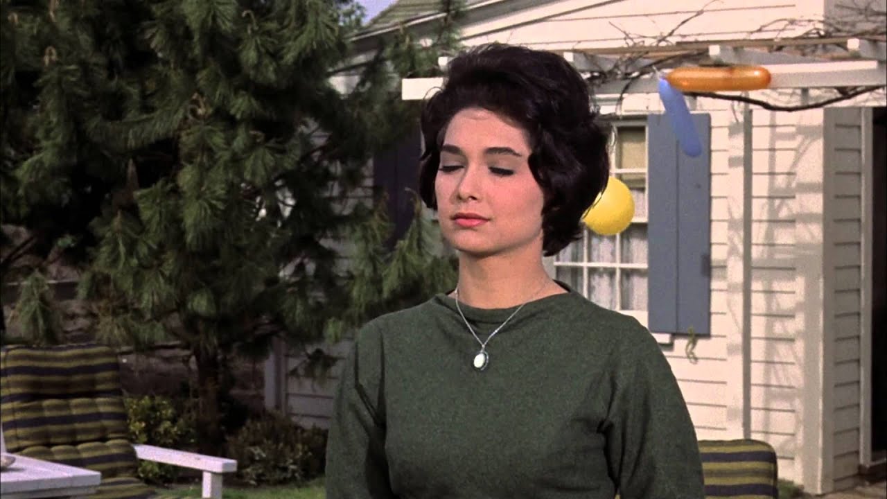 Video for the film The Birds — Alfred Hitchcock: The Masterpiece Collection "The Birds" Now on Blu-ray