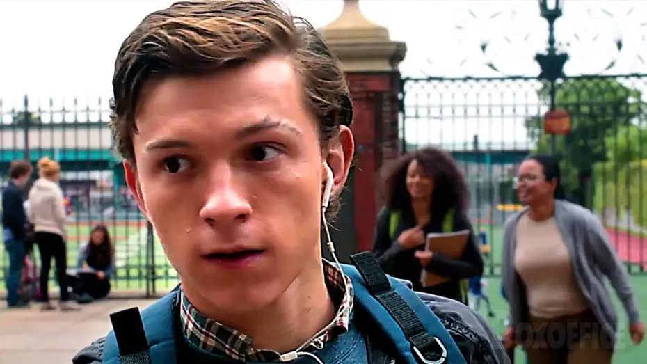 Video for the film Spider-Man: Homecoming — Le premier jour de Peter Parker à l'école | Spider-Man: Homecoming | Extrait VF