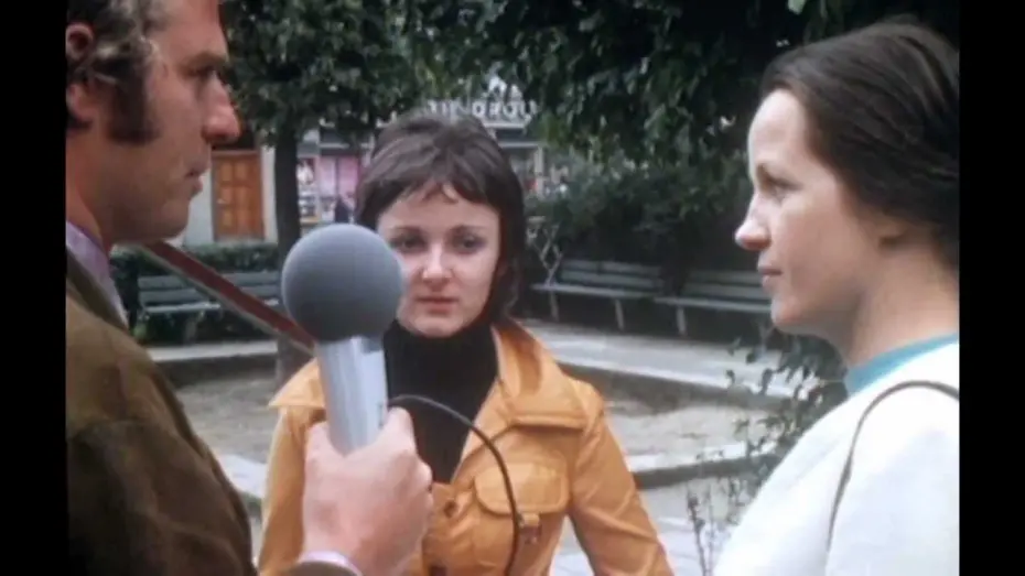 Video for the film The School Girls — 'Schulmädchen-Report: Was Eltern nicht für möglich halten' (1970) - vox pops