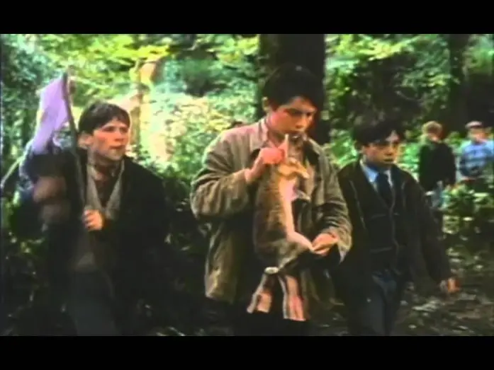 Video for the film War of the Buttons — War Of The Buttons Trailer 1995