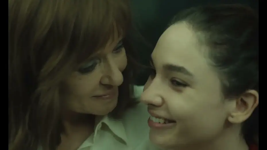 Video for the film Fuori — Clip "Metro"
