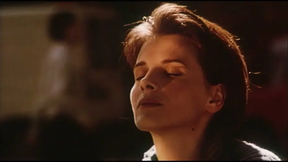 Video for the film Three Colors: Blue — Three Colors: Blue (1993) - Trailer