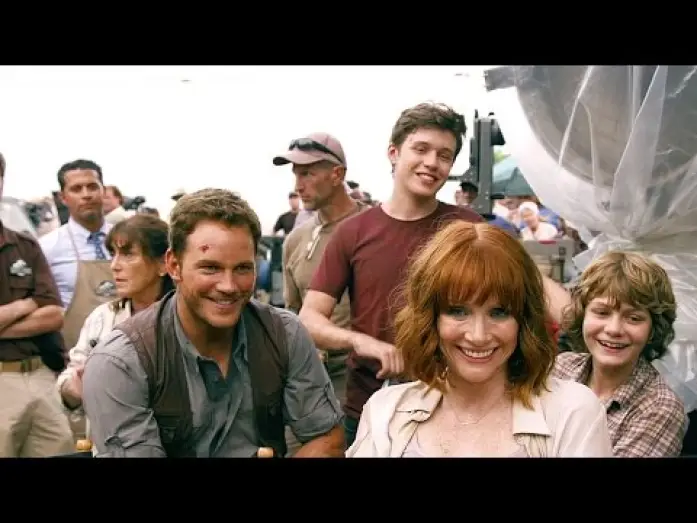 Video for the film Jurassic World — Jurassic World / Featurette "Bienvenue à Jurassic World"