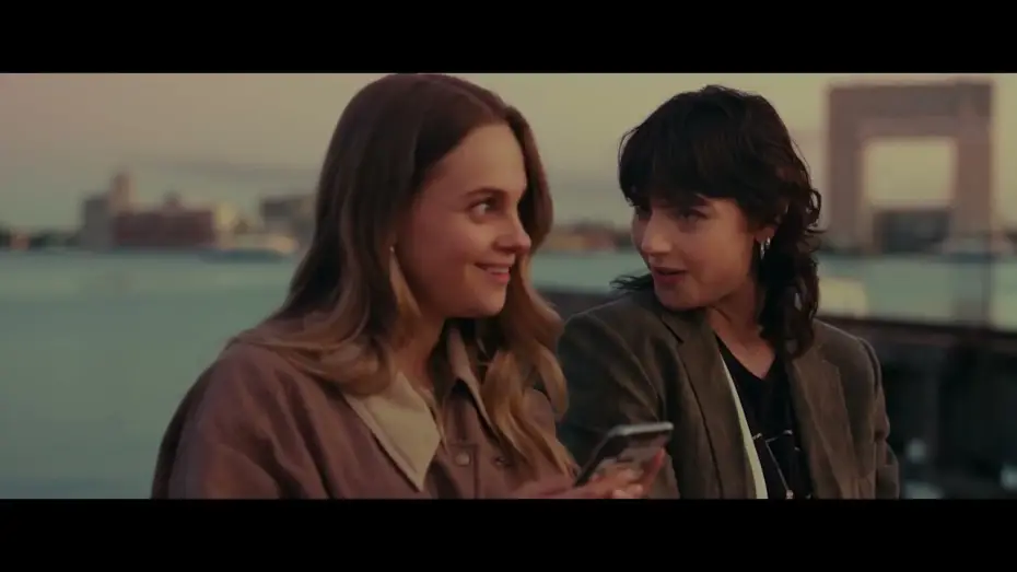 Video for the film Red Flags — Фильм; Все оттенки красного — Русский трейлер (2025)