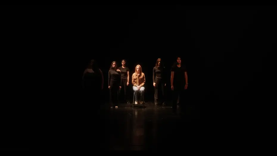 Video for the film Comètée — Teaser COMÈTÉE