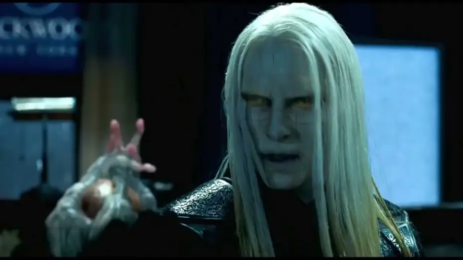 Video for the film Hellboy II: The Golden Army — Hellboy 2  -  El Ejército Dorado (Trailer español)