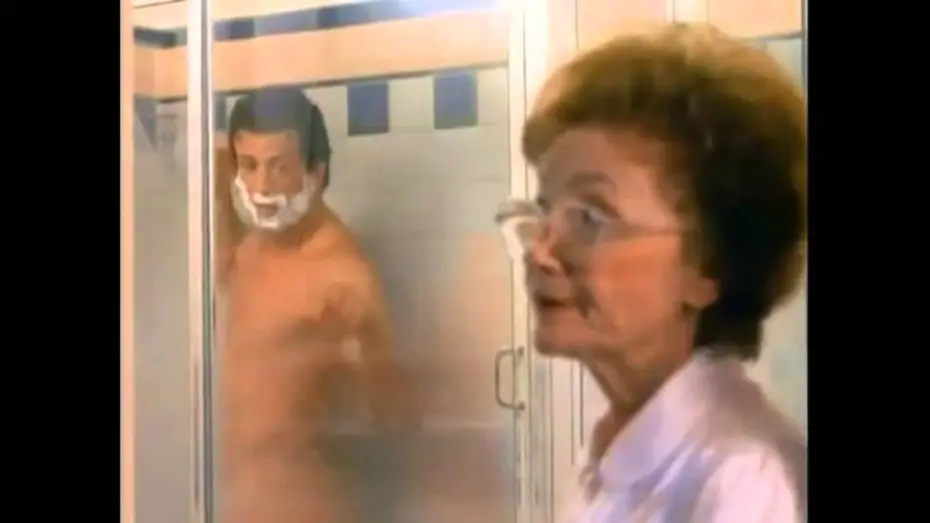 Video for the film Stop! Or My Mom Will Shoot — Arrête ou ma mère va tirer ! (1992) Bande annonce française
