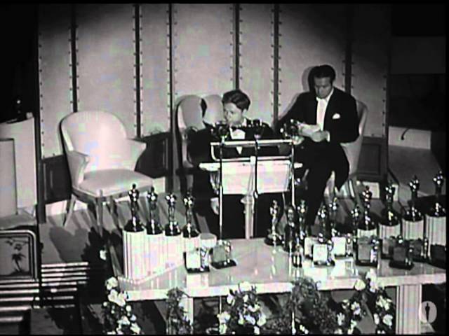 Video for the film The Wizard of Oz — Judy Garland receiving a Special Award