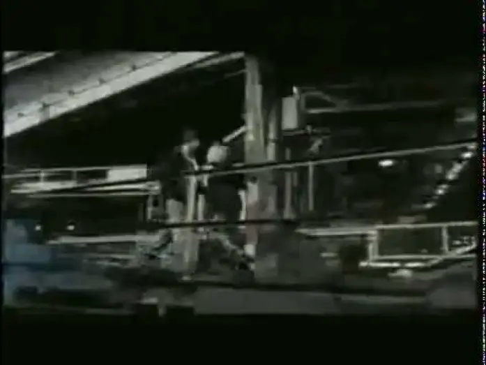 Video for the film 8 Mile — 8 Mile Trailer ita.mp4
