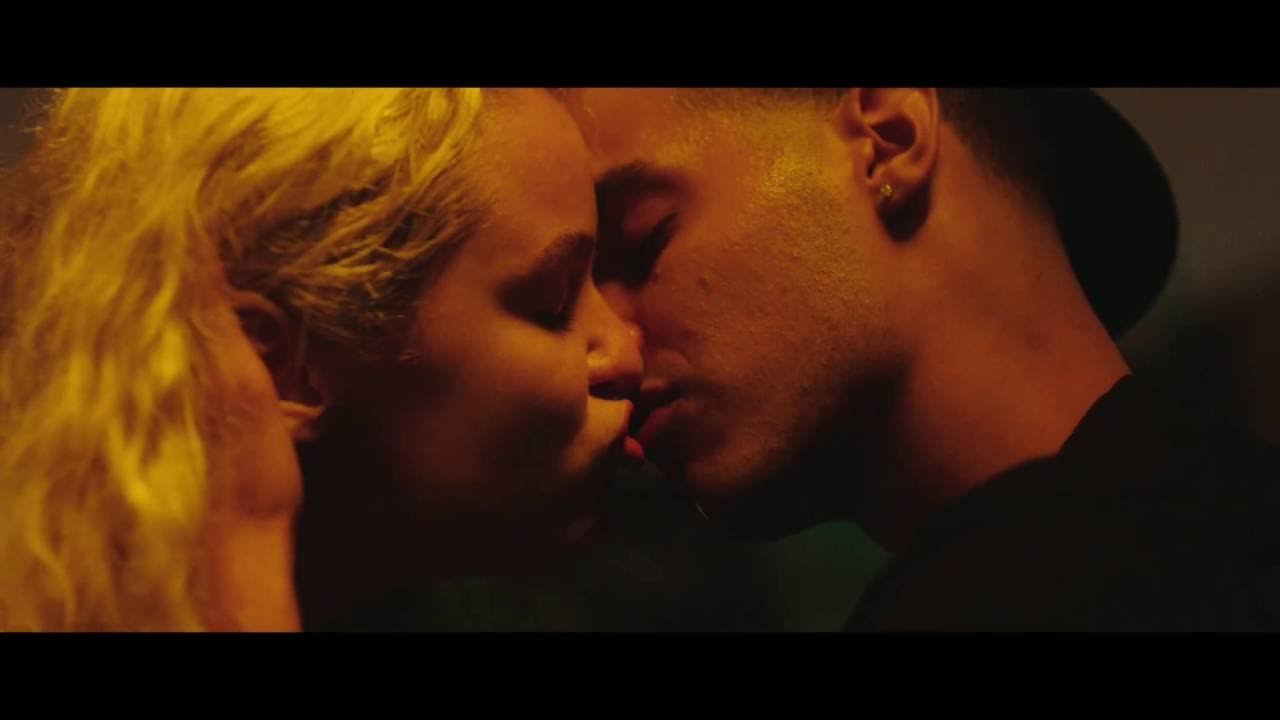 Video for the film White Girl — WHITE GIRL Clip - First Kiss