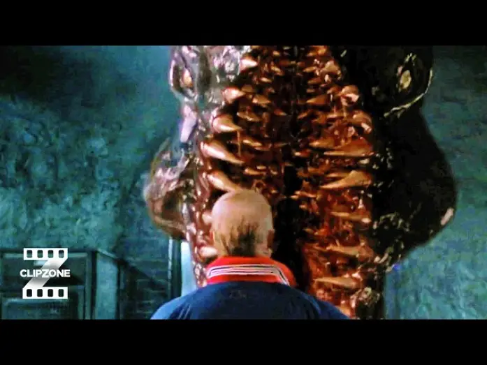 Video for the film Dreamcatcher — Final Alien Showdown