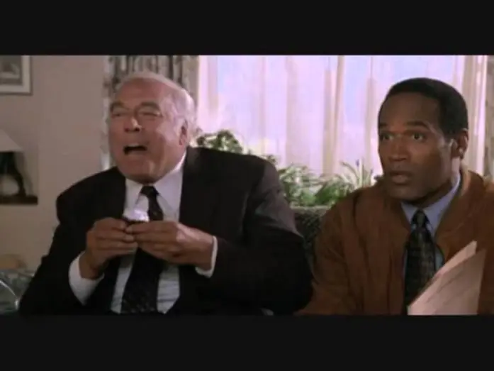 Video for the film Naked Gun 33⅓: The Final Insult — Y'a t'il un flic pour sauver Hollywood Extrait 1