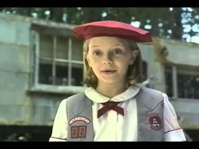 Video for the film Lawn Dogs — Lawn Dogs Trailer 1998