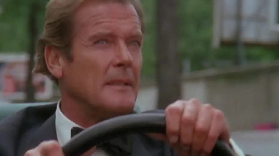 Video for the film A View to a Kill — Bond pursues Mayday through Paris
