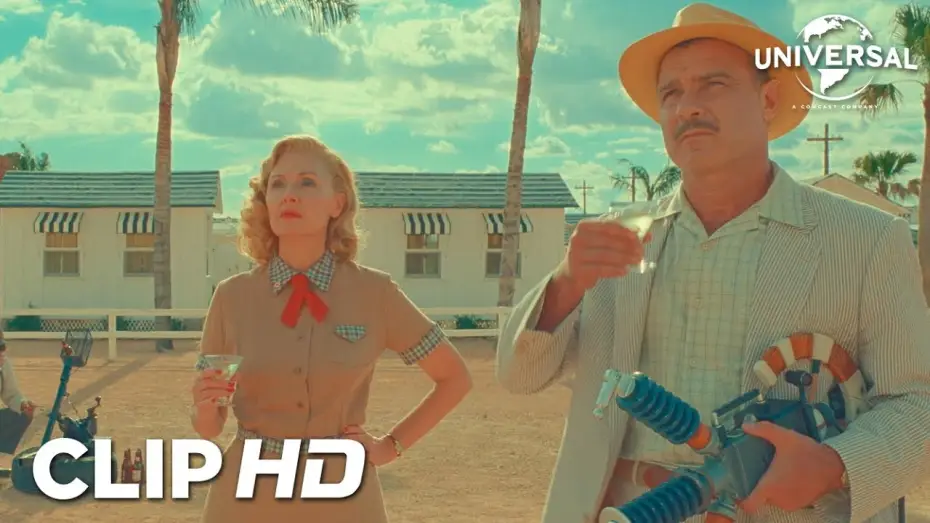Video for the film Asteroid City — Clip - ¿Estás casada?