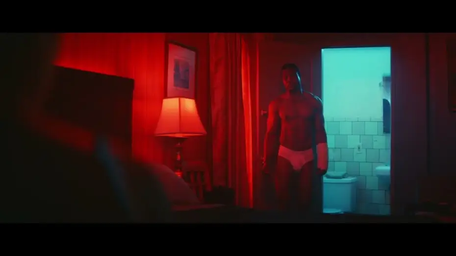 Video for the film Magazine Dreams — Clip - Killian In The Hotel