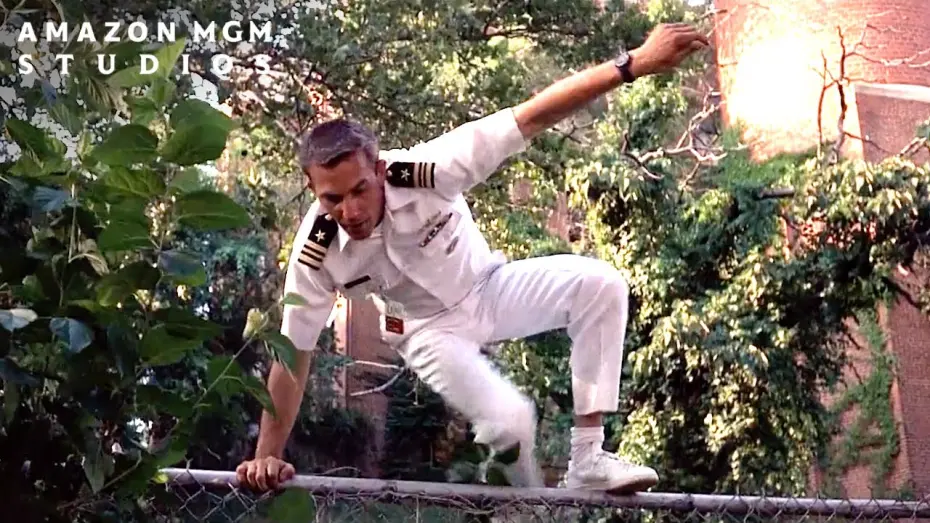 Video for the film No Way Out — Tom Finds Himself in an Intense Foot Pursuit