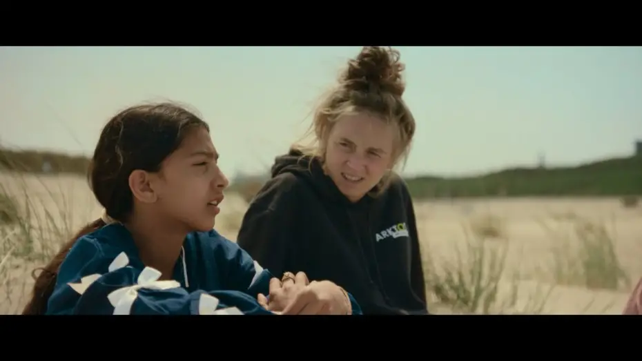 Video for the film In Between Waves — Tussen de golven | Ket & Doc 2026 | Trailer | JEF