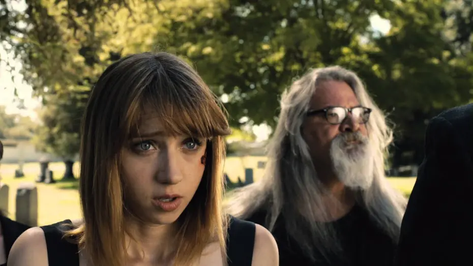 Video for the film The Pretty One — Близняшка - Trailer