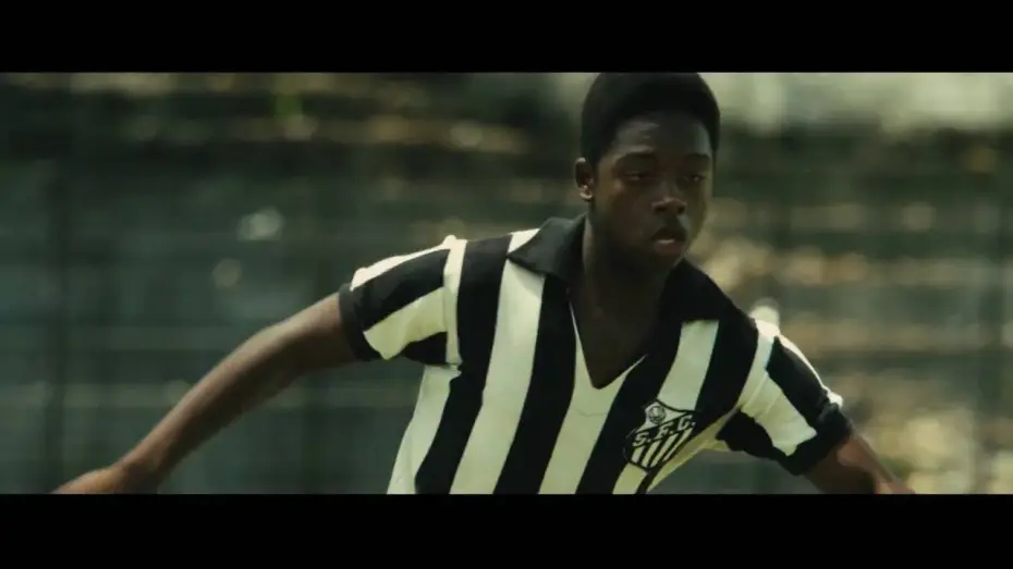 Video for the film Pelé: Birth of a Legend — PELÉ - Extrait "Fulgurante ascension" VF