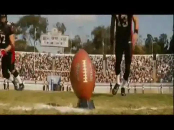 Video for the film The Longest Yard — GOLPE BAJO - El Clan de Los Rompehuesos - The Longest Yard