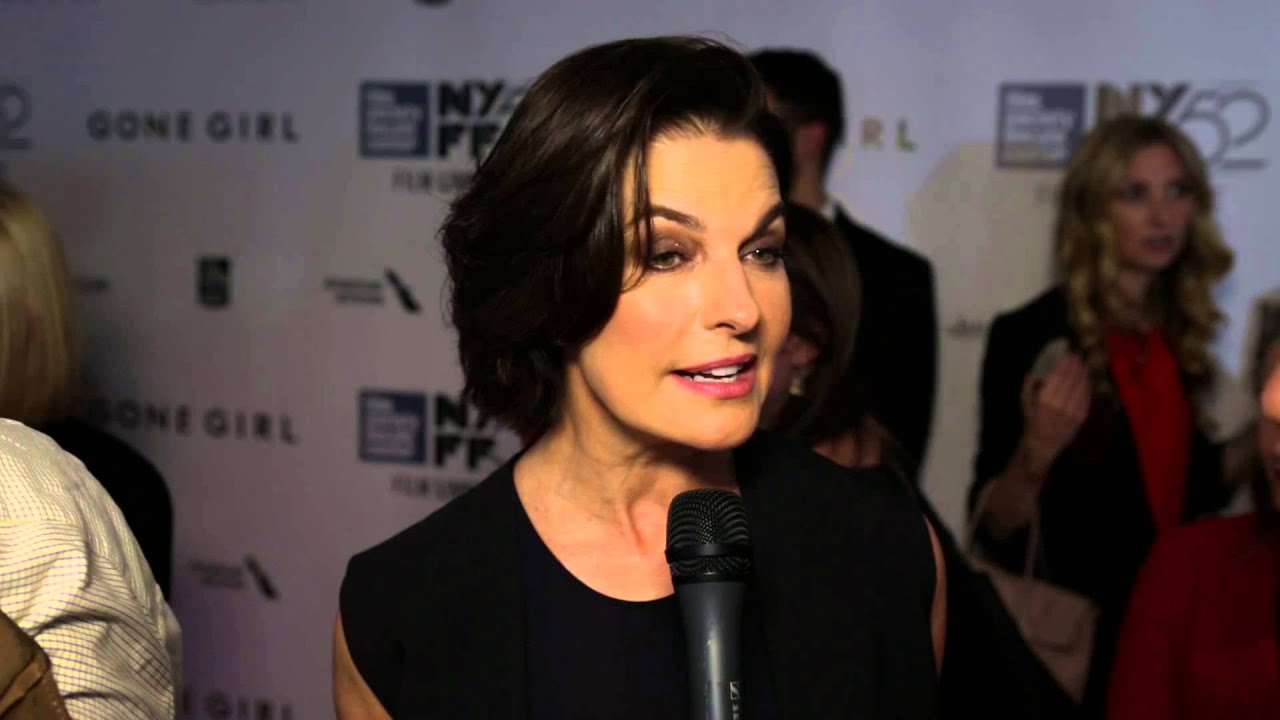 Video for the film Gone Girl — NYFF52 "Gone Girl" Red Carpet | Sara Ward