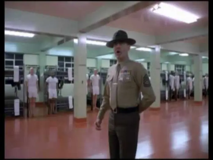 Video for the film Full Metal Jacket — Stanley Kubrick "La chaqueta metalica" trailer