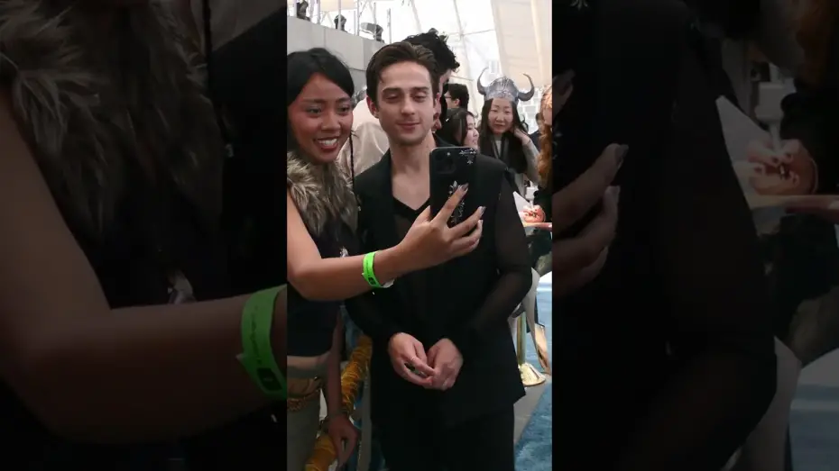 Video for the film Untitled How to Train Your Dragon Film — An epic premiere in LA with our legendary cast!