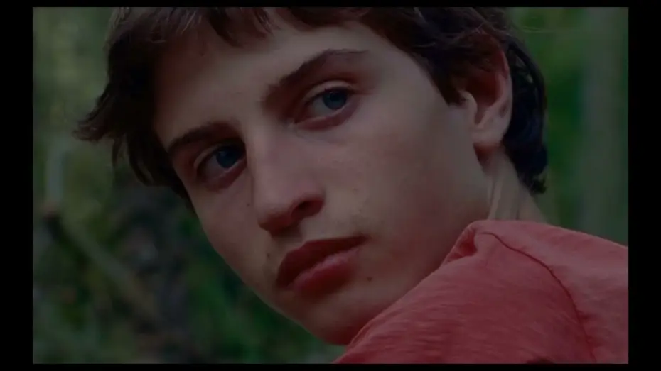 Video for the film Strange River — Estrany riu (Extraño río), de Jaume Claret Muxart | Tráiler VOSE | Estreno en cines 3 octubre