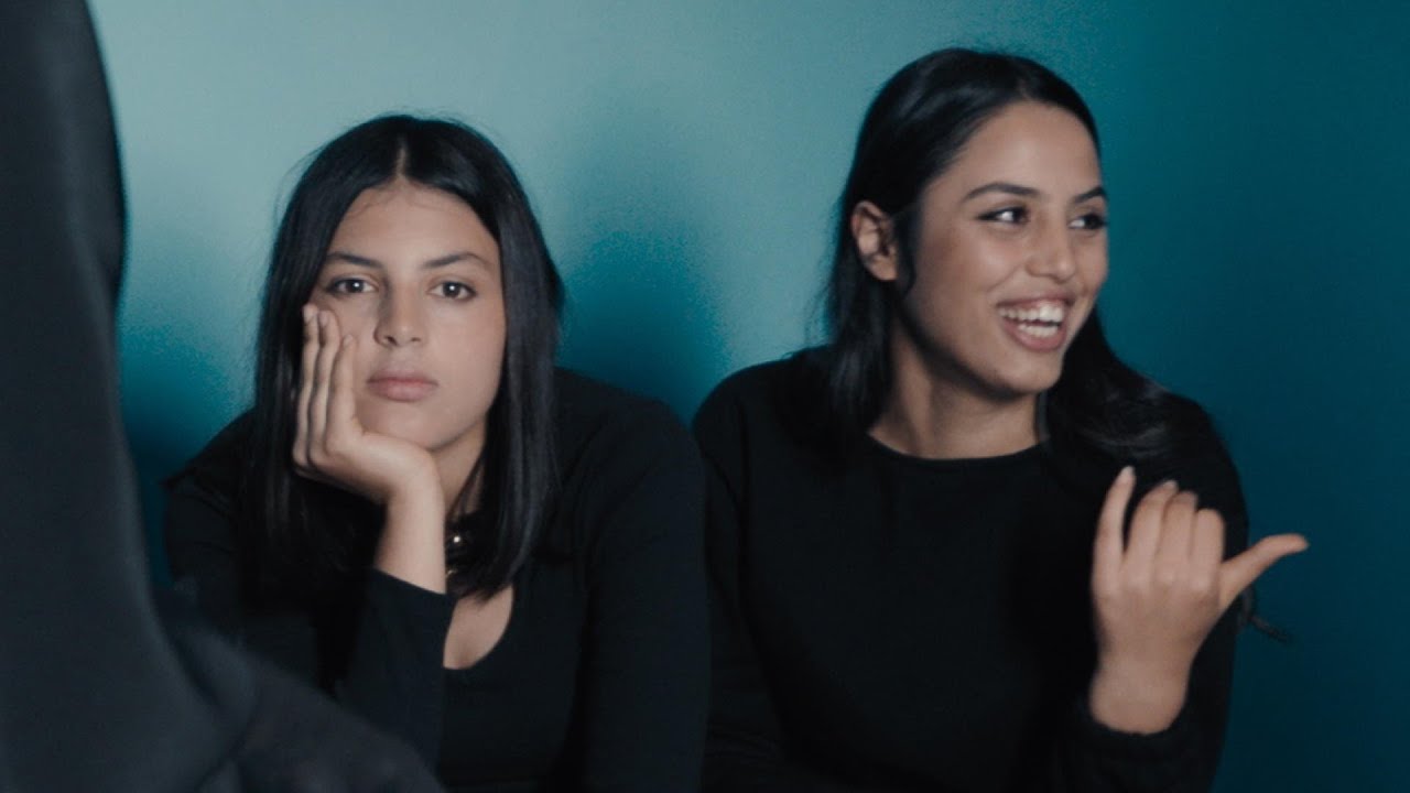 Video for the film Four Daughters — International Trailer [Subtitled]