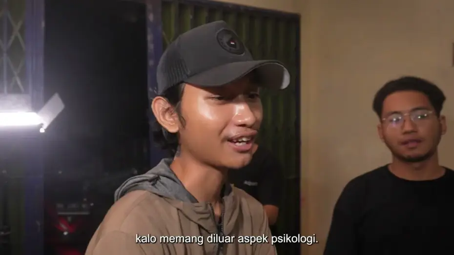 Video for the film Looking For You — TRAILER DATANG DAN DIUNDANG