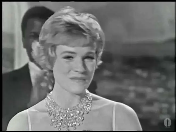Video for the film Mary Poppins — Julie Andrews Wins Best Actress | 37th Oscars (1965)