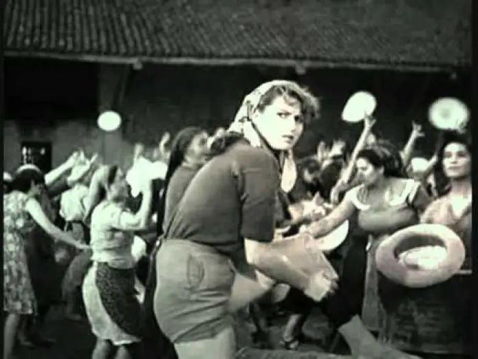 Video for the film Bitter Rice — Mondine   Women ricefield workers  Riso Amaro