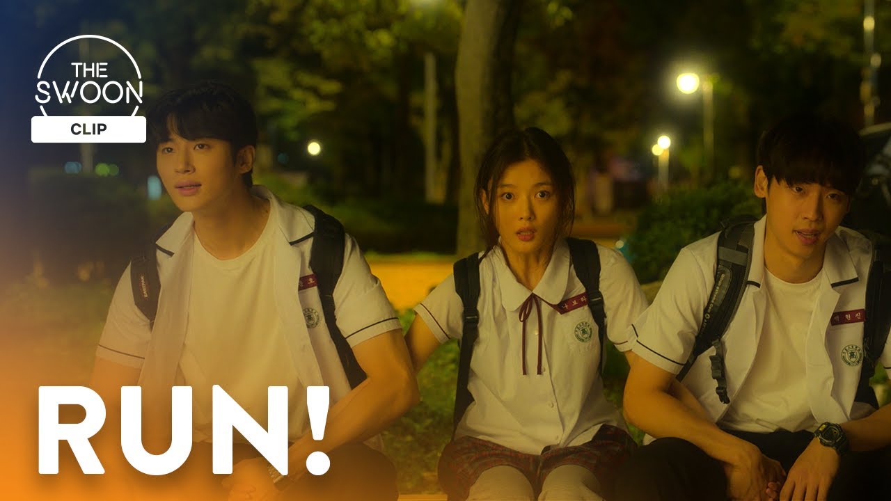 Video for the film 20th Century Girl — Kim You-jung saves Byeon Woo-seok and Park Jung-woo from bullies