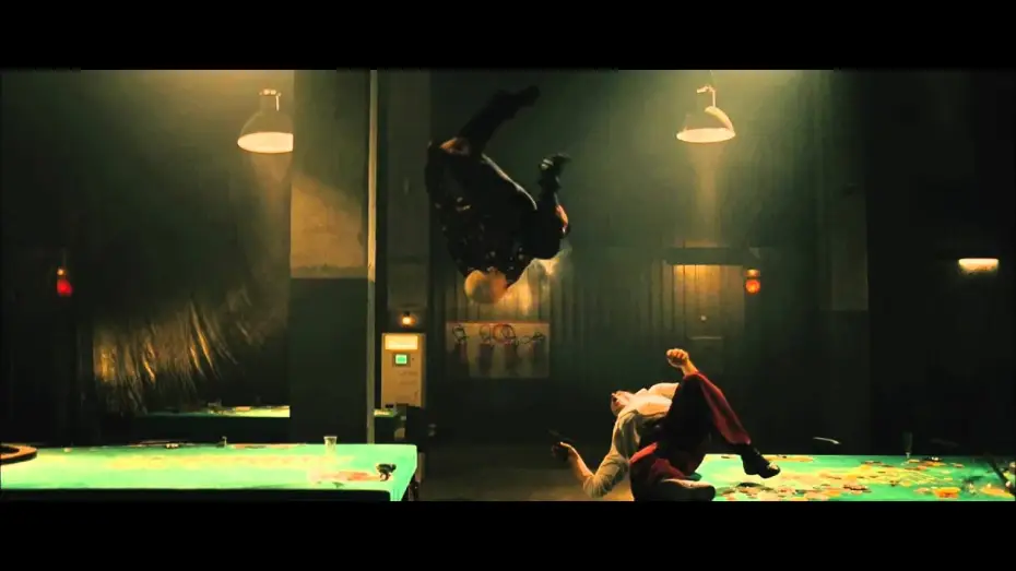 Video for the film District B13 — Banlieue 13 (2004) // Bande-annonce HD (VA)