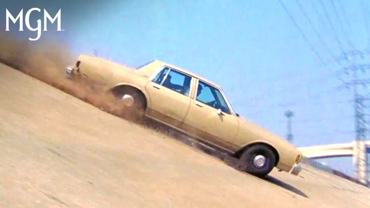 Video for the film To Live and Die in L.A. — High-Speed Car Chase Scene