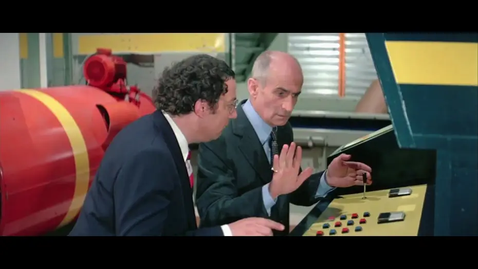 Video for the film The Wing or the Thigh? — L'Aile ou la cuisse (1976 ) - Pourquoi tout le temps moi?