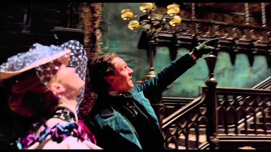 Video for the film Crimson Peak — Thomas Carries Edith Across