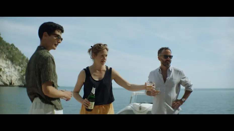 Video for the film 8 Days in August — Trailer «Acht Tage im August» mit Julia Jentsch und Florian Lukas OVdefr