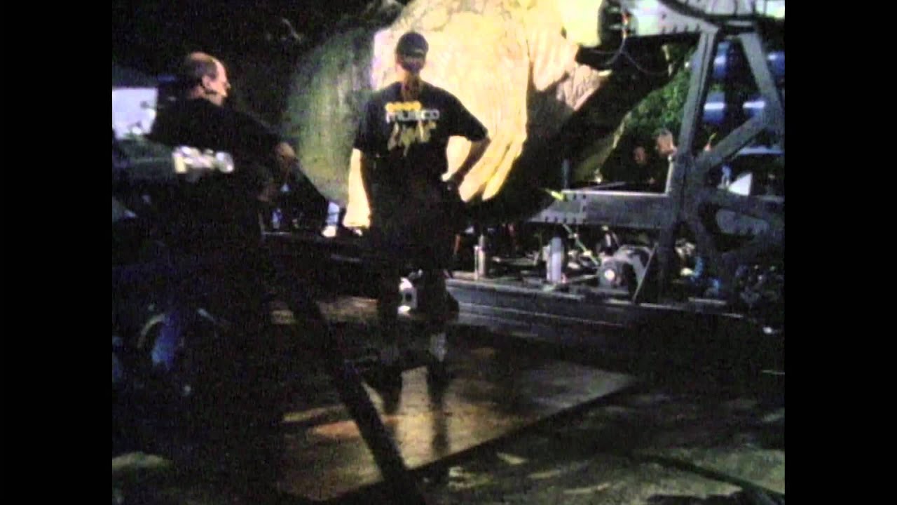 Video for the film The Lost World: Jurassic Park — 2 T-Rexes