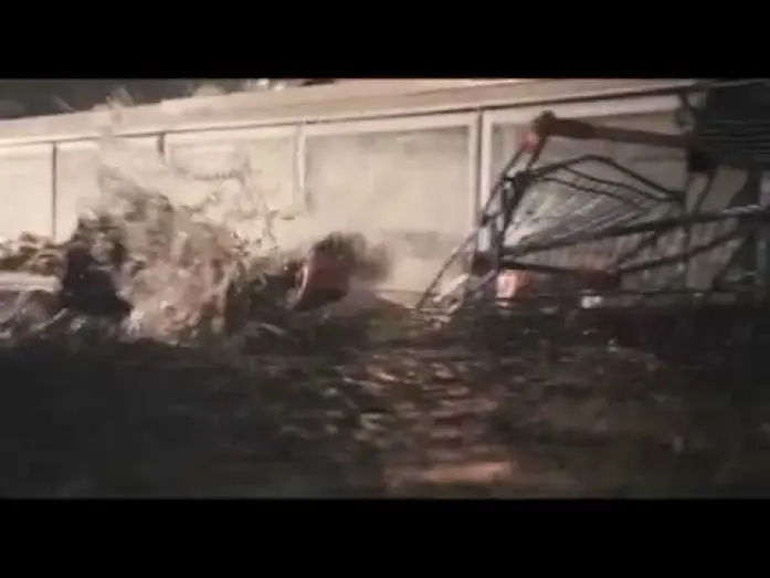 Video for the film Bait — Shark 3D - Trailer ufficiale italiano - Scegliliflm.it