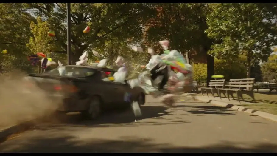 Video for the film Caught Stealing — ¿Qué pasa cuando el mundo entero te persigue y no sabes por qué?