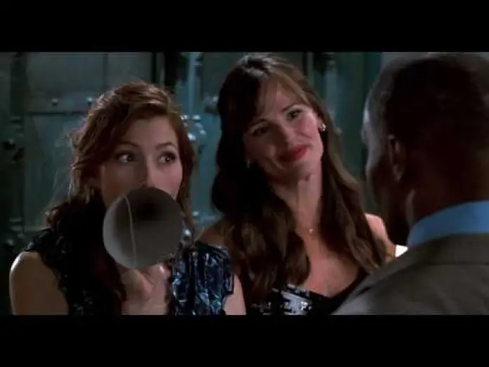 Video for the film Valentine's Day — The # 1 Movie in America