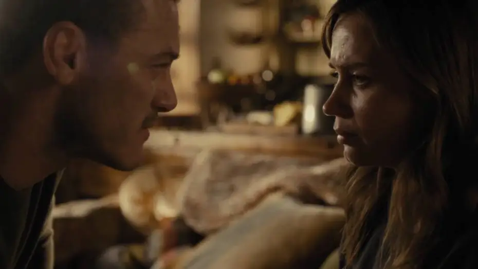 Video for the film The Girl on the Train — LA FIILLE DU TRAIN - Extrait "Mensonge" -  VF