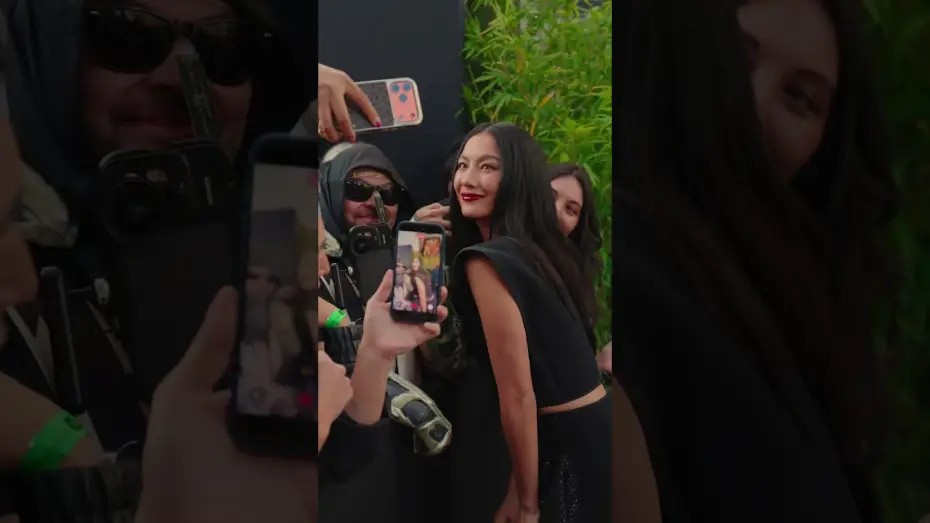 Video for the film Mortal Kombat 2 — Our Kitana knows how to stir up a fan frenzy.