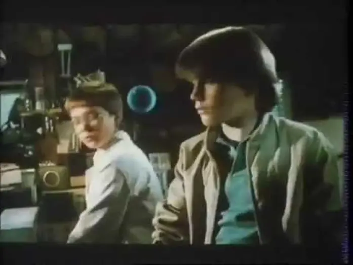 Video for the film Explorers — Kinotrailer "nur in Deutsch": Explorers - Ein phantastisches Abenteuer